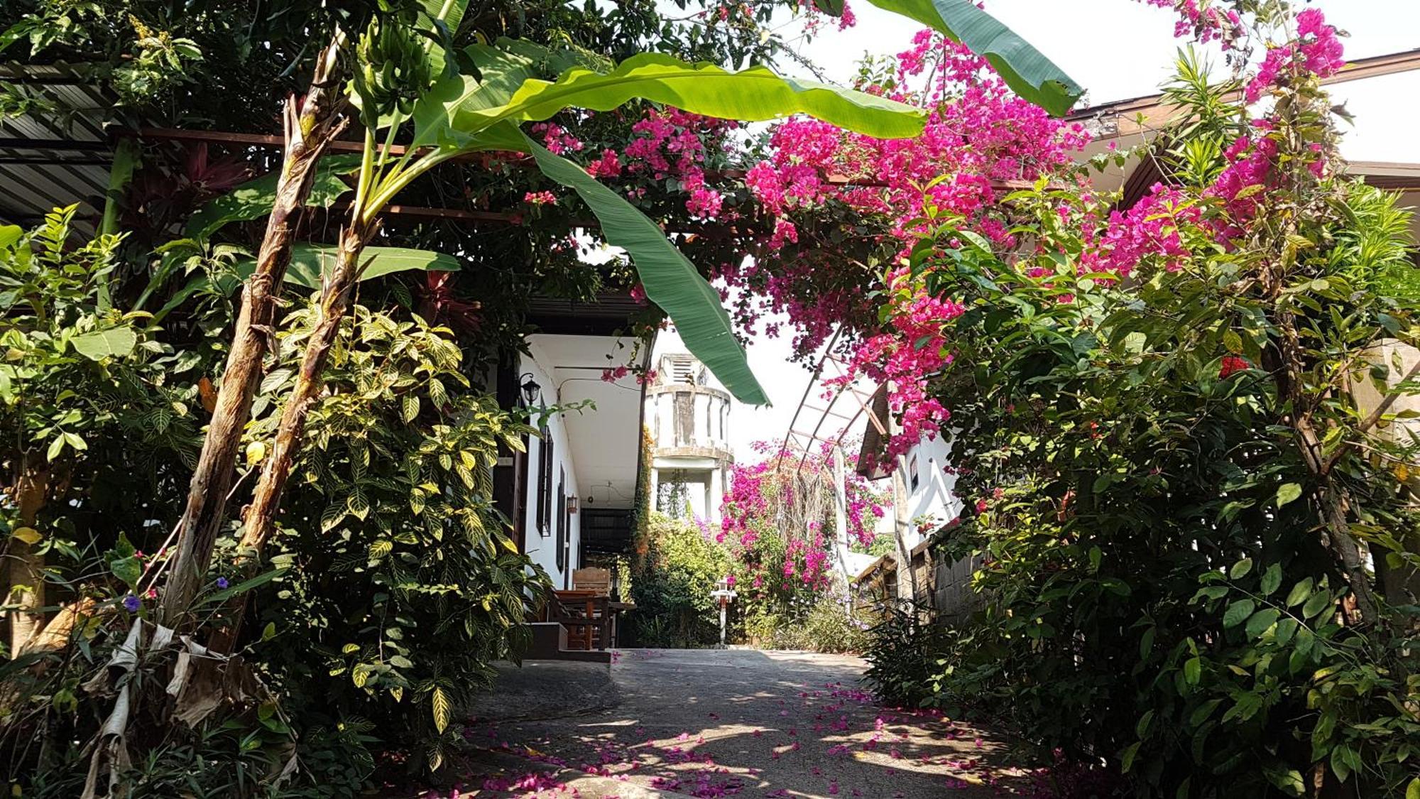 Boondee House Hotel Mae Hong Son Exterior photo