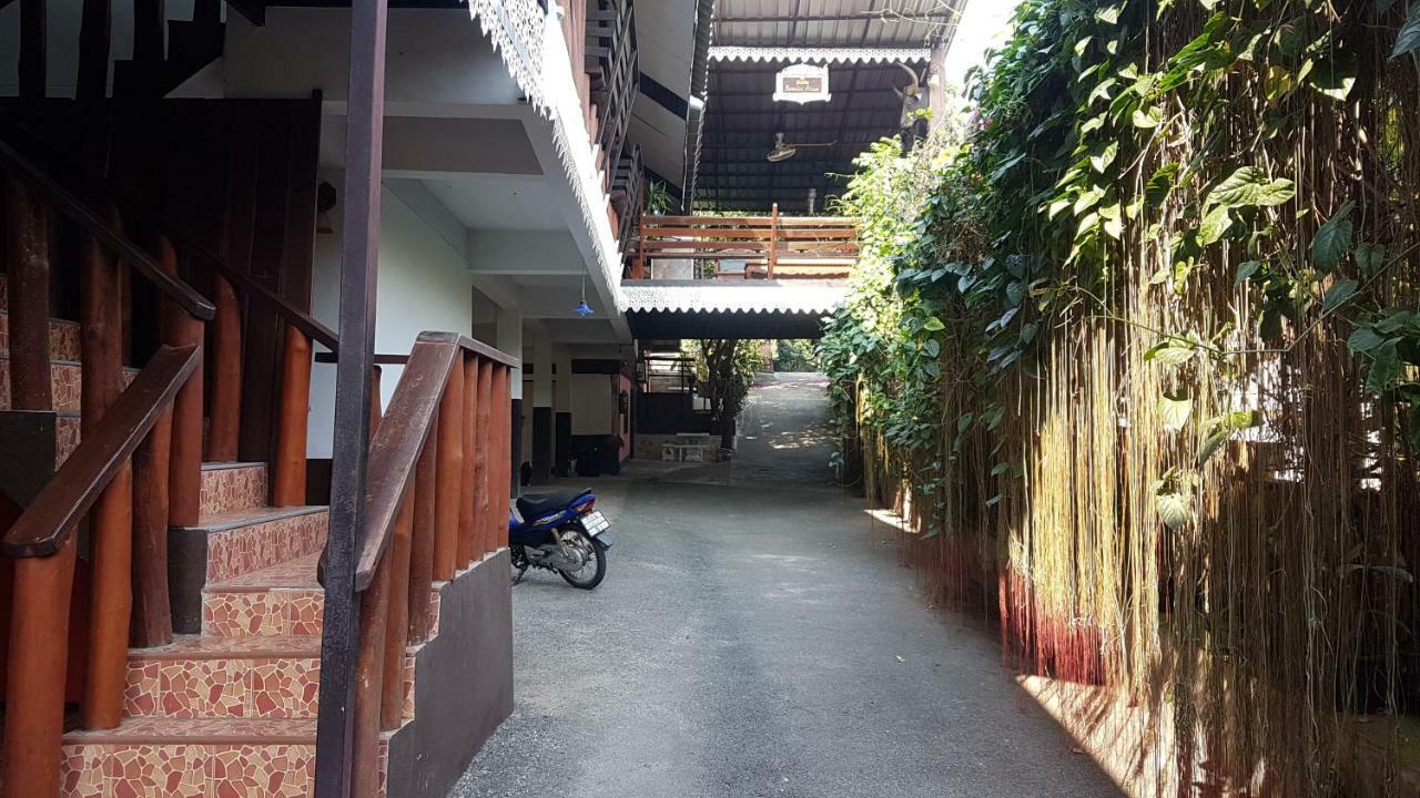 Boondee House Hotel Mae Hong Son Exterior photo